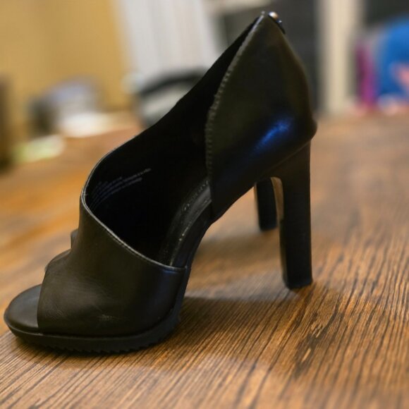 KARL LAGERFELD Paris Brette/D21 Black Leather Peep Toe Ulta-high Pump size 8 - Picture 1 of 11